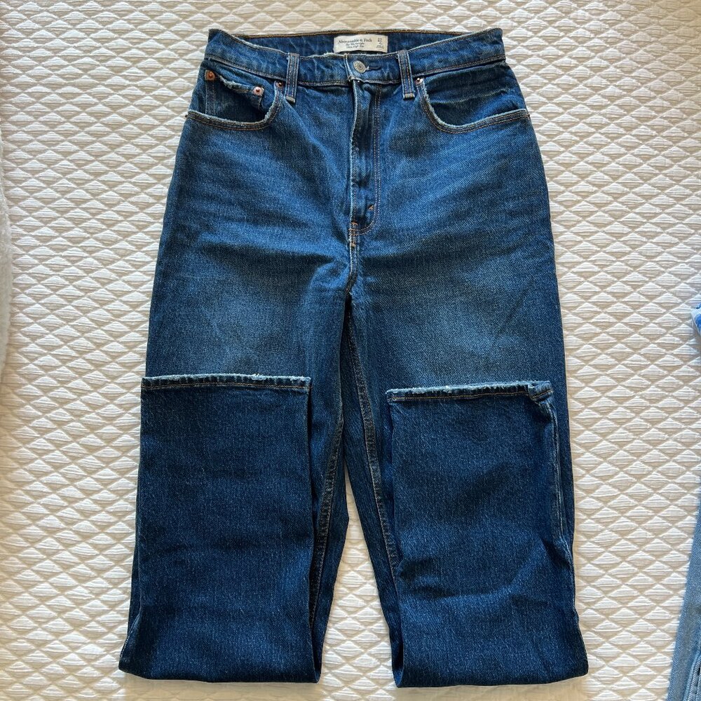 Abercrombie - Curve Love Ultra High Rise 90s Straight Jean - Size 27 - Dark Blue